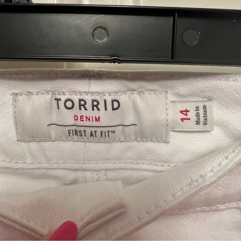 Torrid Denim White Mini Skirt Size 14 - Picture 5 of 10